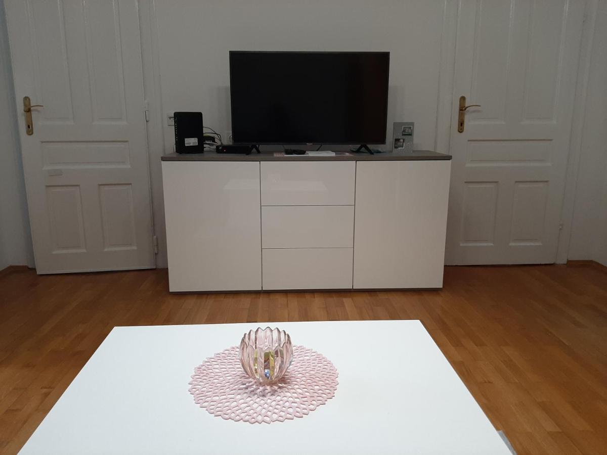 Apartman Kod Kestena Osijek Luaran gambar